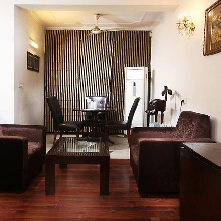 Oyo 358 Sarojini Nagar Hotell New Delhi Eksteriør bilde