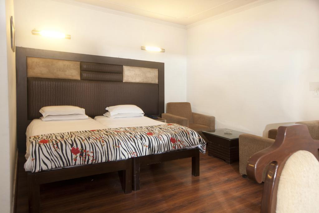 Oyo 358 Sarojini Nagar Hotell New Delhi Eksteriør bilde