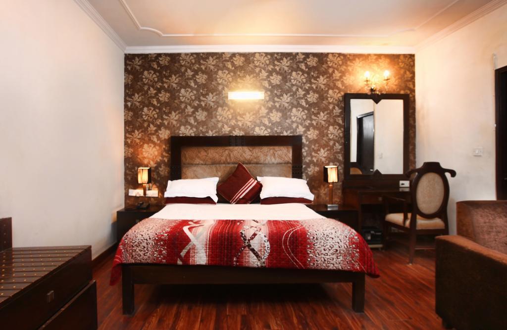 Oyo 358 Sarojini Nagar Hotell New Delhi Rom bilde