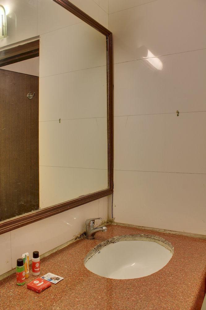 Oyo 358 Sarojini Nagar Hotell New Delhi Eksteriør bilde