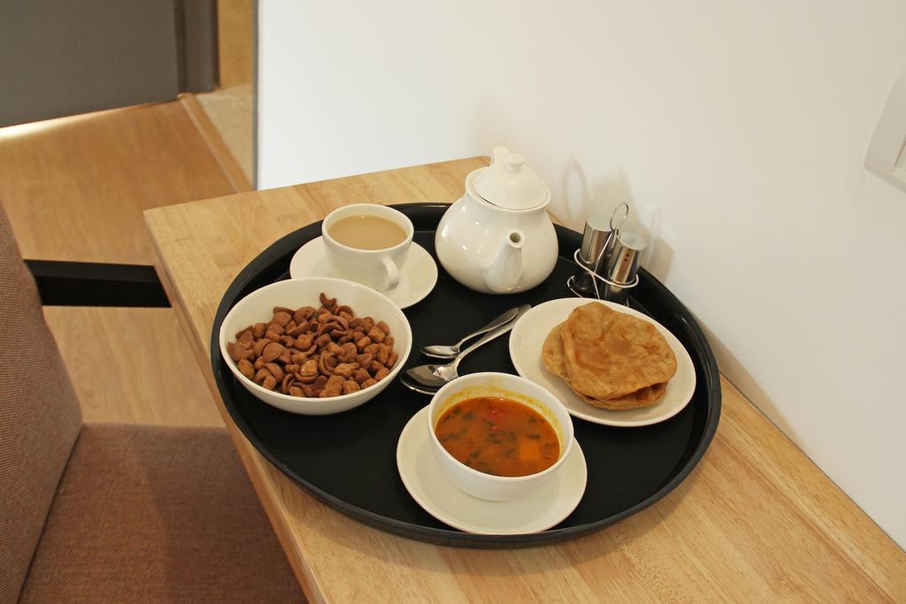 Oyo 358 Sarojini Nagar Hotell New Delhi Eksteriør bilde