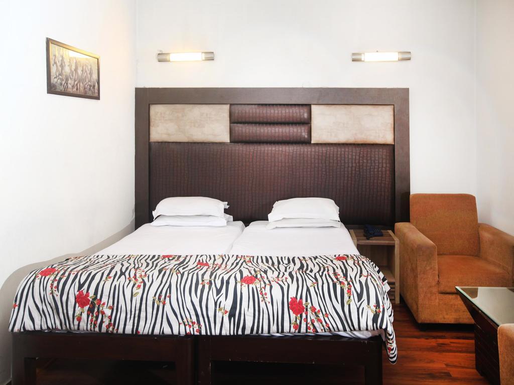 Oyo 358 Sarojini Nagar Hotell New Delhi Eksteriør bilde