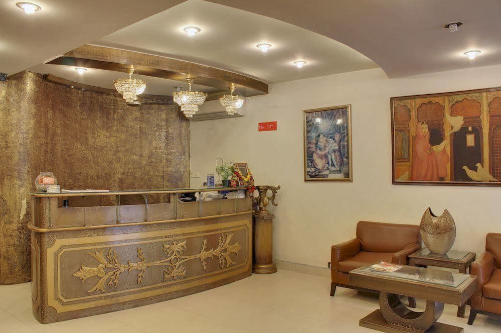 Oyo 358 Sarojini Nagar Hotell New Delhi Eksteriør bilde